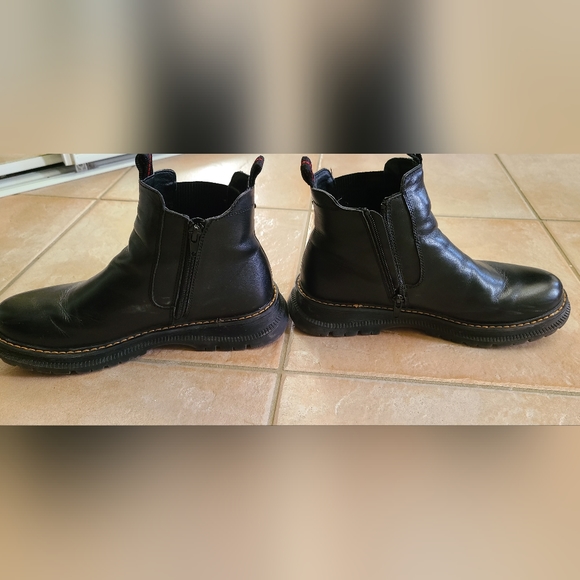 Josef Seibel Chelsea Boots - Picture 3 of 5